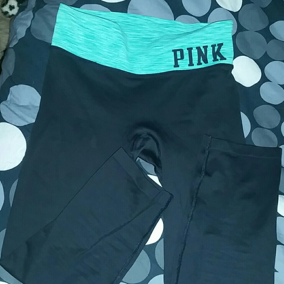 Trade for @azeimis Victoria Secret yoga crop pants