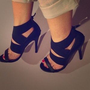 NWOT attention heels