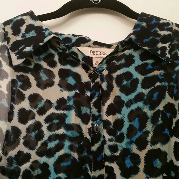 Blue Leopard Print High Low Blouse - Picture 2 of 3
