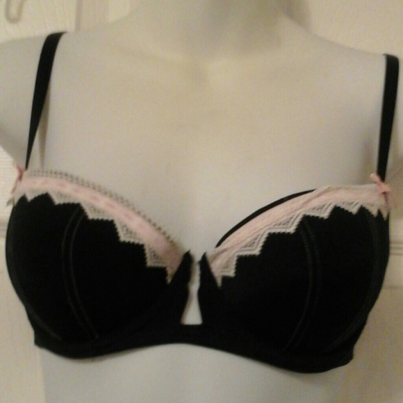 Black Bra w/Pink & White NWOT