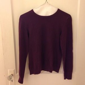 Maroon Gap sweatshirt