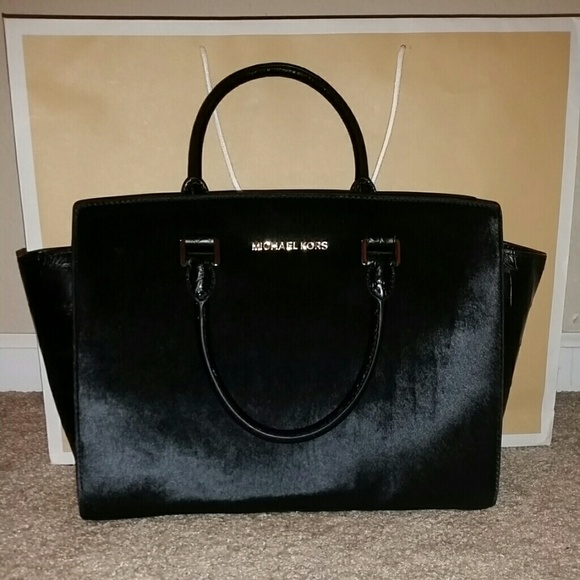 Michael Kors Handbags - MK purse