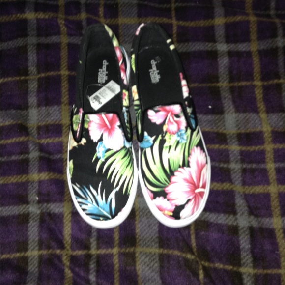 Floral print canvas shoes