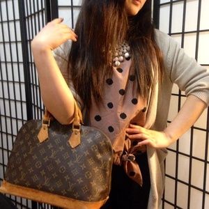 Authentic Louis Vuitton Alma Monogram