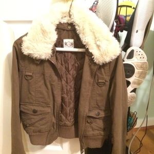 Brown really warm bomber jacket! Never worn.