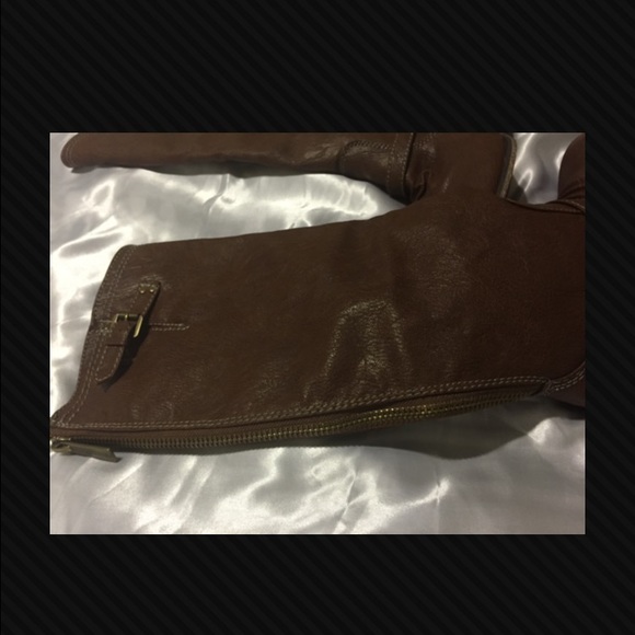 Boots - Picture 2 of 4