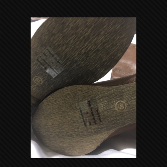 Boots - Picture 3 of 4