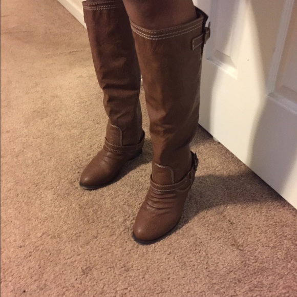 Boots - Picture 4 of 4