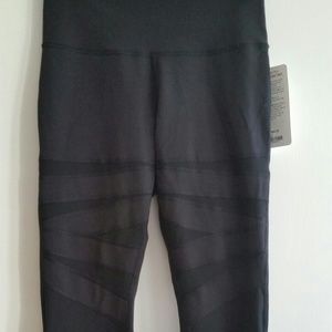 Lululemon mesh cropped pants