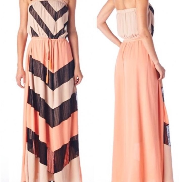 Chevron print maxi dress in peach and black