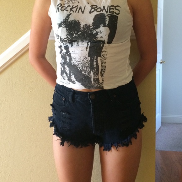 🚫SOLD ON MERCARI🚫 Black highwaisted short shorts - Picture 2 of 4