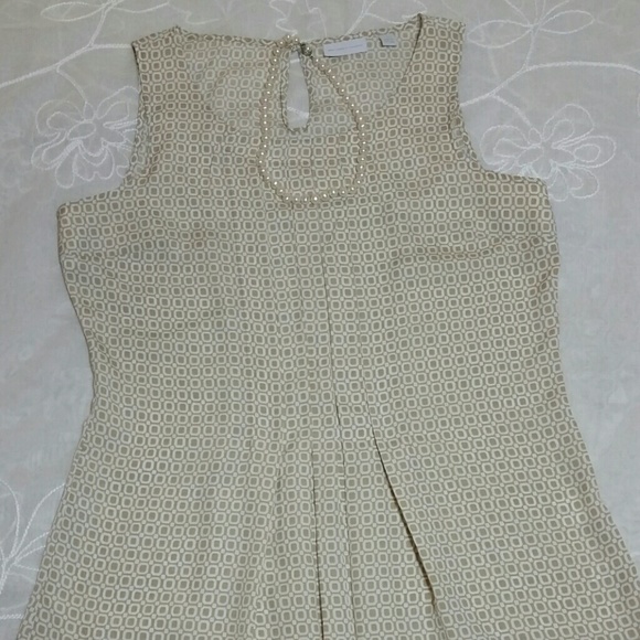 Gorgeous  patterned  top - Picture 2 of 3