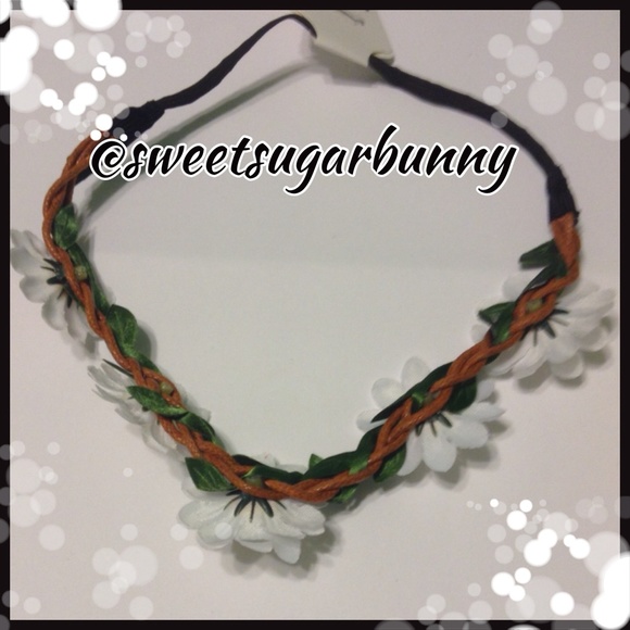 🆕 Pretty White Flower Headband - Picture 2 of 4
