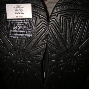 BRAND NEW NEVER WORN short black uggs with buckle