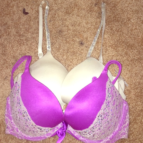 Very sexy push-up bundle reserved for trade