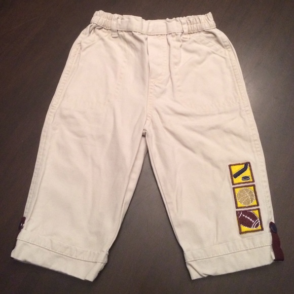 Light Colored Khakis 👖