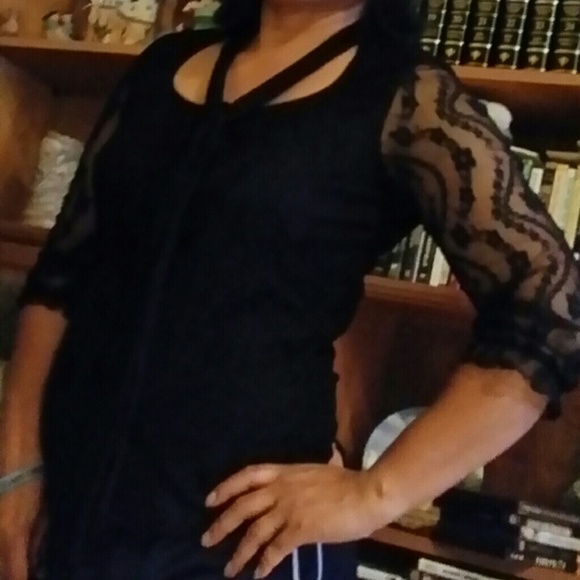 Black lace blouse with built in neck tie or bow - Picture 4 of 4