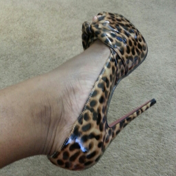 Shoes - Picture 4 of 4