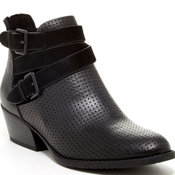 Kenneth Cole Reaction Black Ankle Booties