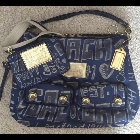 Coach Poppy Crossbody w/wristlet