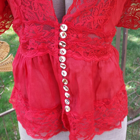 SOLD IN BUNDLE SEXY red top - Picture 2 of 4
