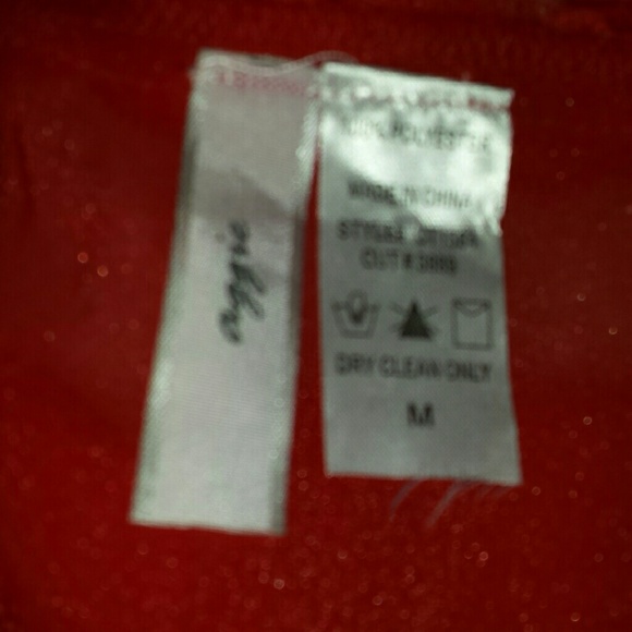 SOLD IN BUNDLE SEXY red top - Picture 4 of 4