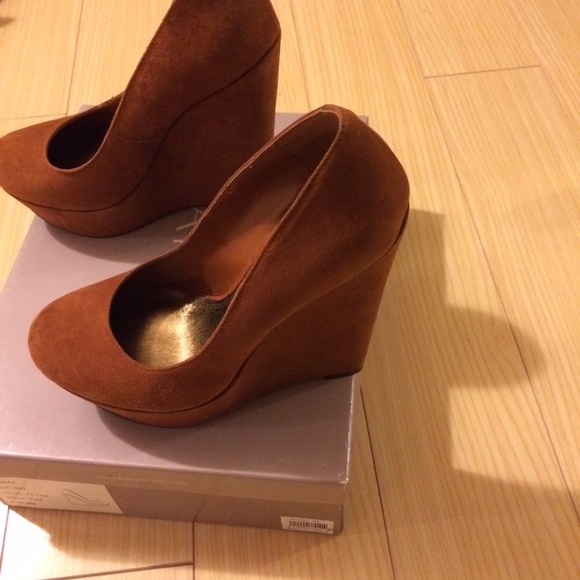 Brand new never worn baker wedges - Picture 2 of 3