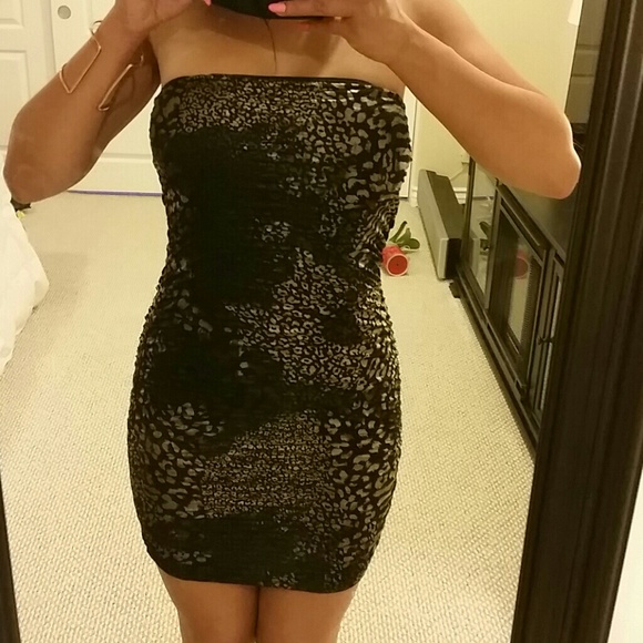 2B Bebe Leopard Stepford Wife Dress S