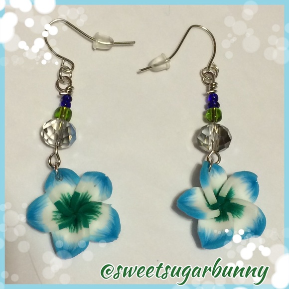 🆕 Handcrafted Blue Flower Earrings