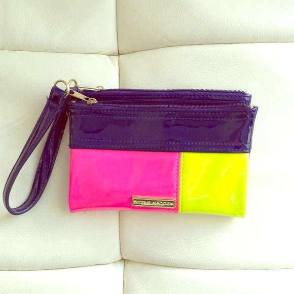 Steve Madden / electric wallet clutch