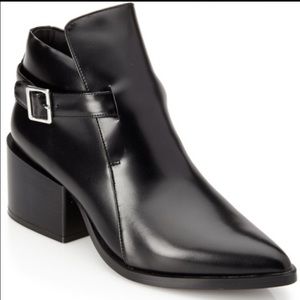 Foreve21 Pointed Toe Ankle Boots