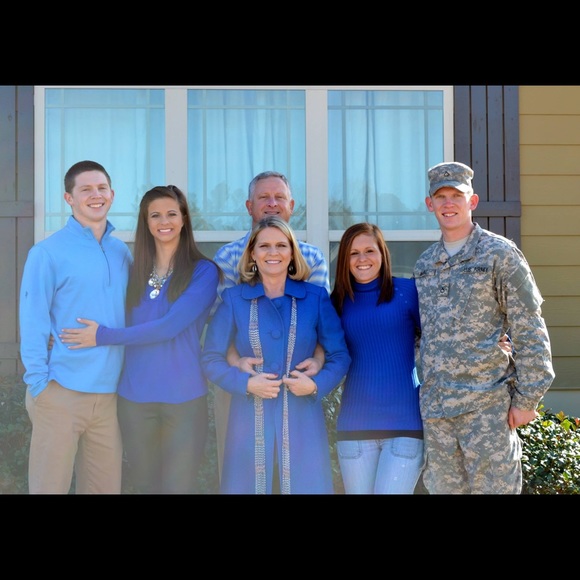 Meet your Buyer! 👚👗👖👙👛👡👠👢 - Picture 2 of 4