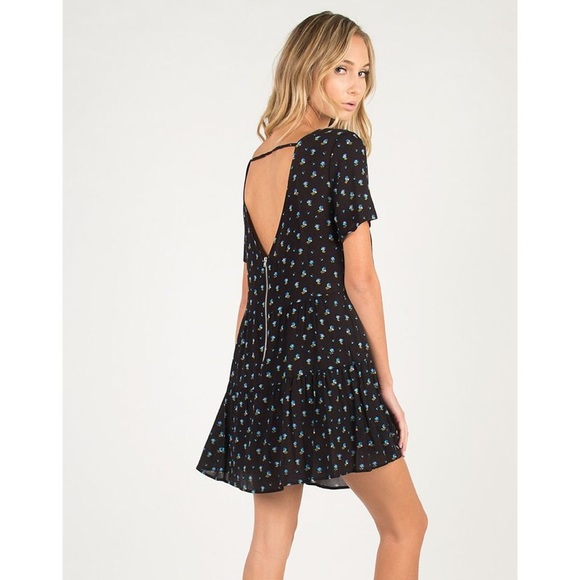 📦🚫SOLD🚫📦Floral V Back Dress