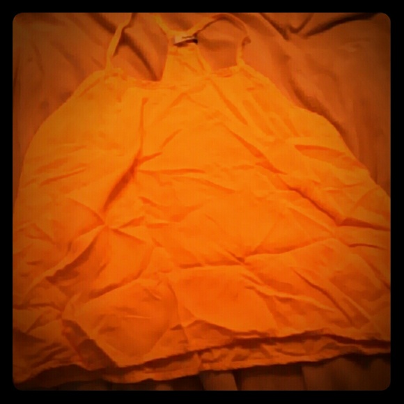 Cute yellow top never worn got as a gift