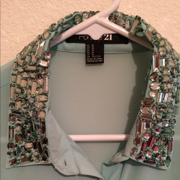 Button up top - Picture 2 of 4