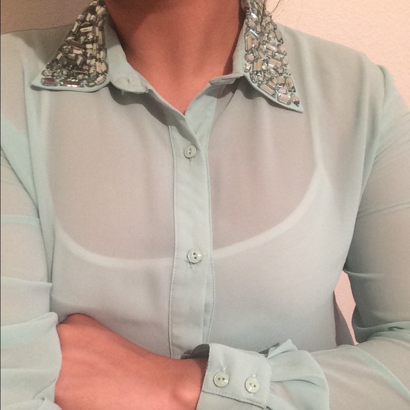 Button up top - Picture 3 of 4