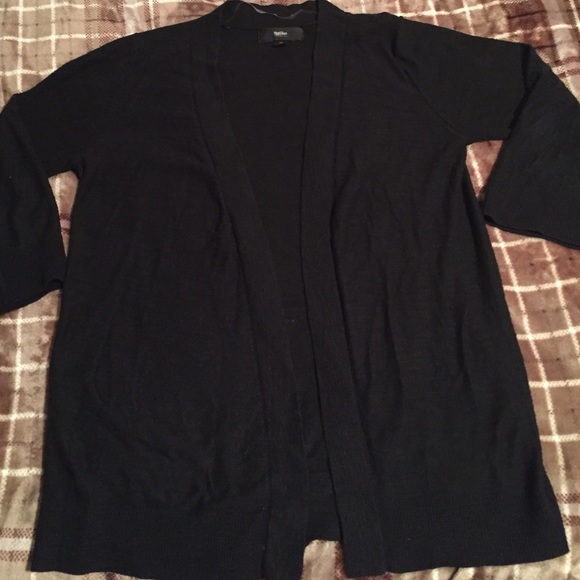 BLACK MOSSIMO TOP
