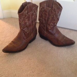 cowboy boots worn only few times great condition