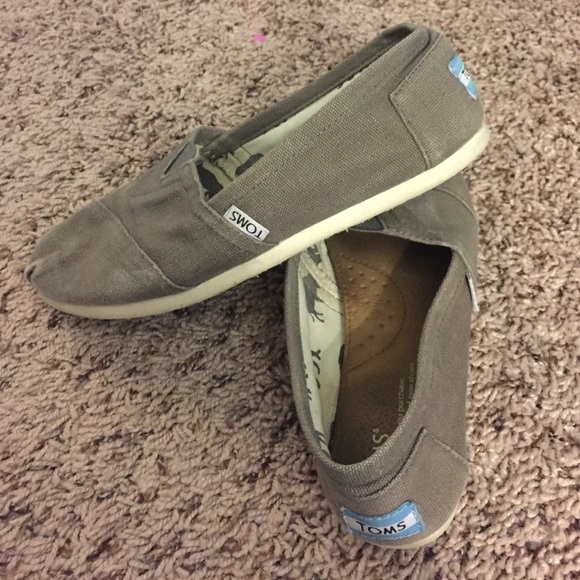Grey Toms™