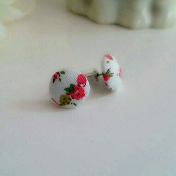 White Floral Earrings Style Tiny Button