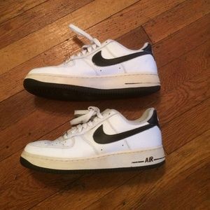 Nike white black logo $25