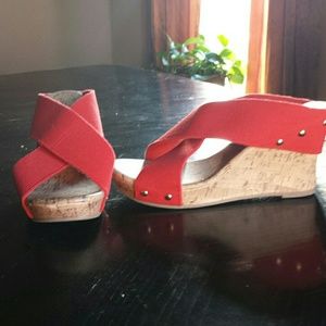 Red wedge heel open toe Sandel