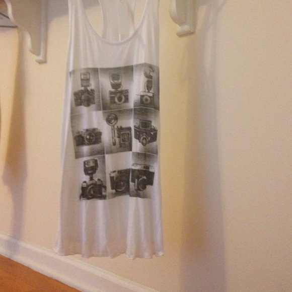 🎥Camera Tank📷 - Picture 2 of 2