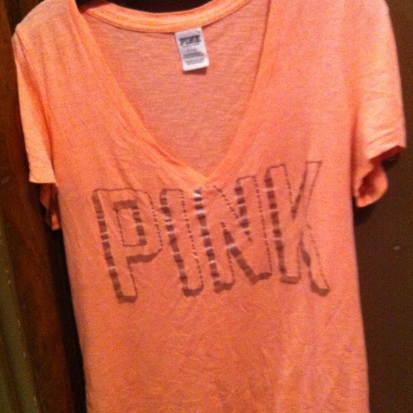 Good used condition orange VS tshirt!!