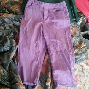 Light purple capris