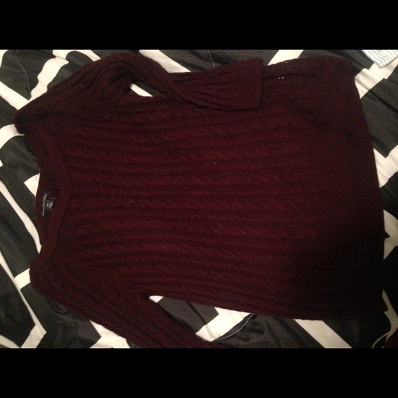 American Eagle sweater