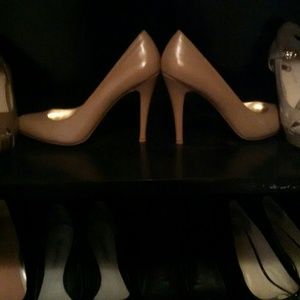 Extra photos of Charles David pumps