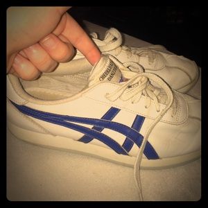 Cheerleading tennis shoes