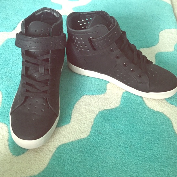 Aldo sneakers