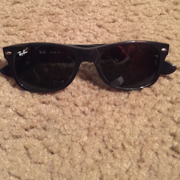 Ray Ban New Wayfarer RB 2132